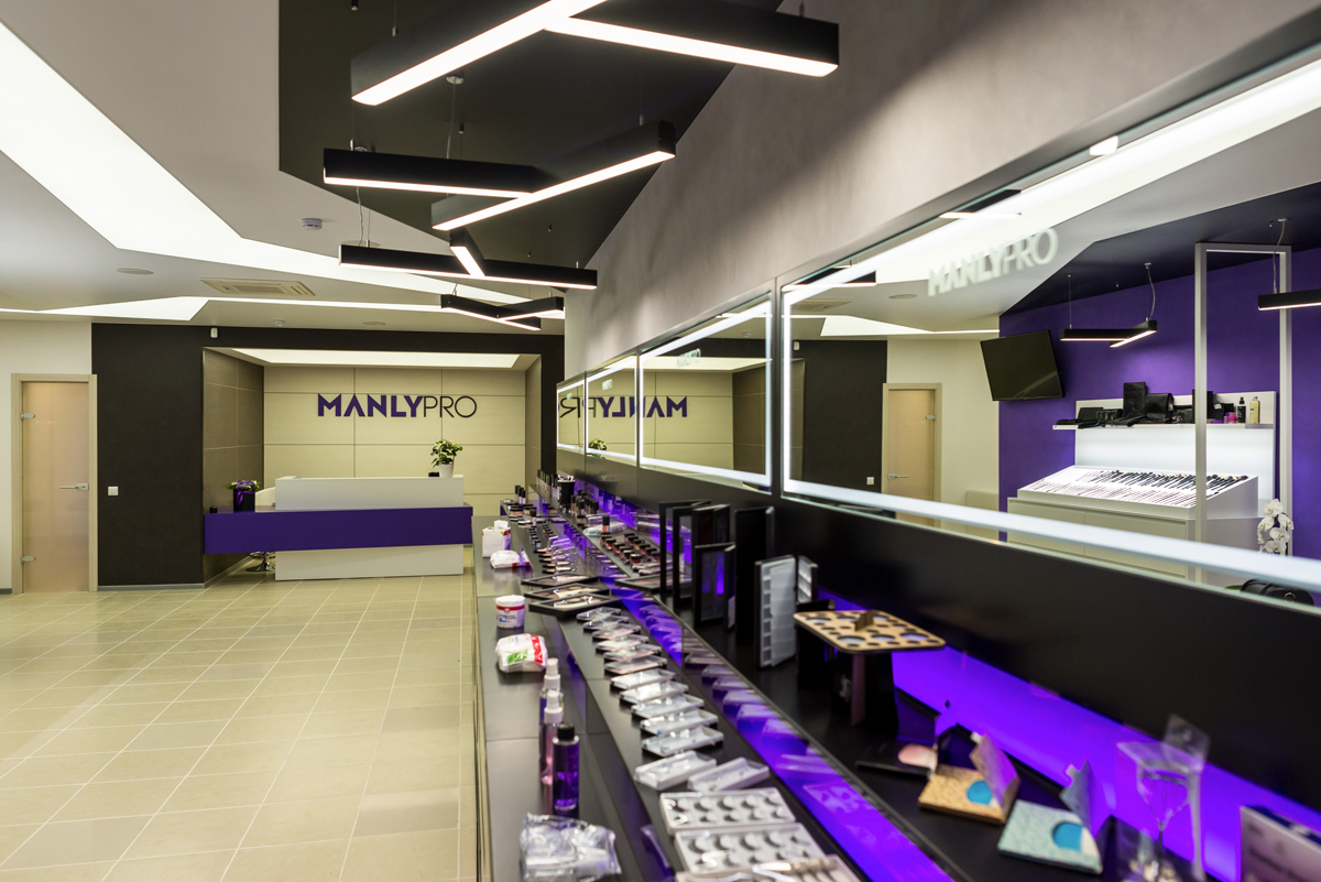 Pro store 2. Manly Pro магазин. Магазин косметики на садовой улице. Manly Pro Тюмень. Салон красоты Runway Beauty.